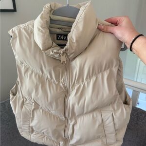 Zara Women's Cream Puffer Vest